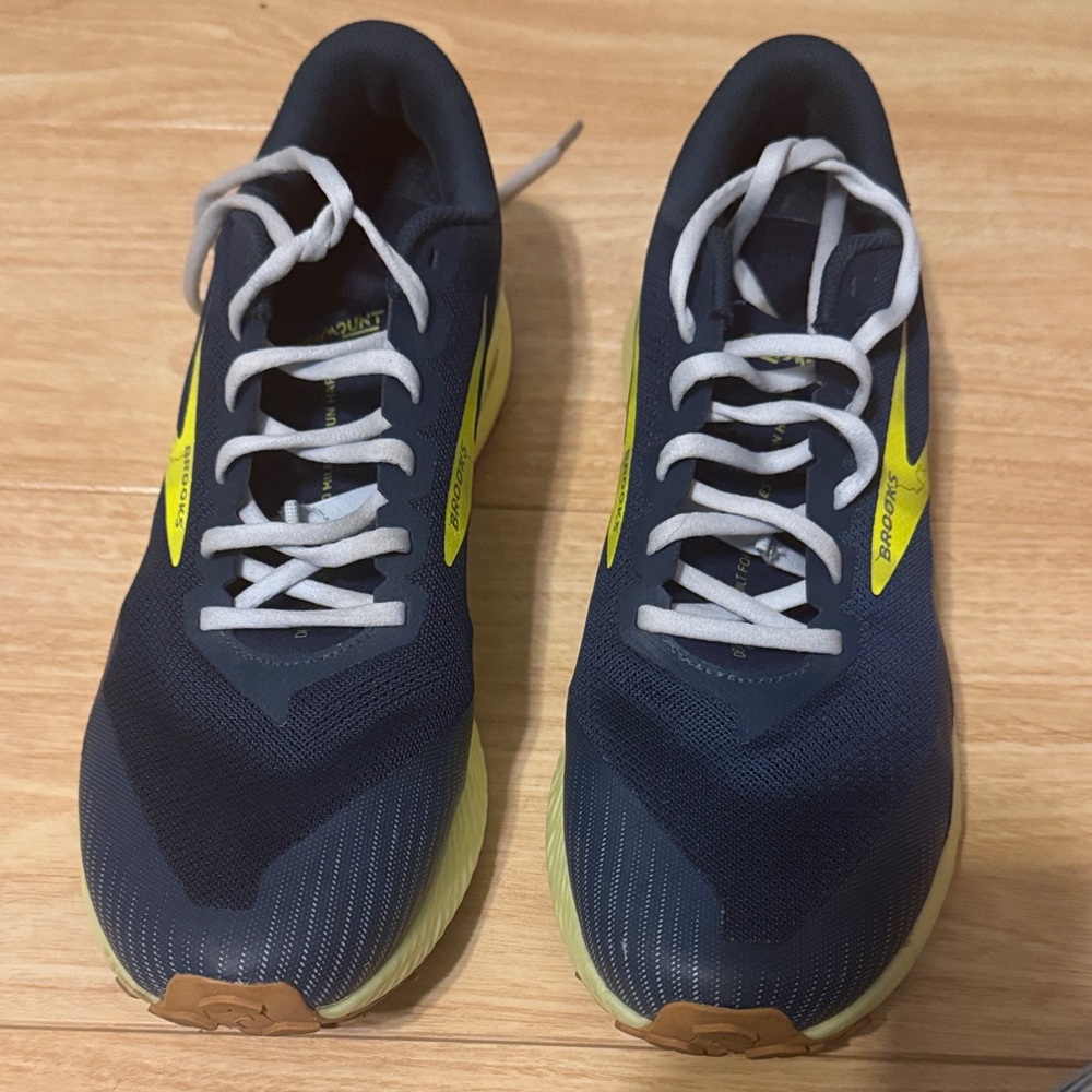 Brooks Men's Athletic Shoes - Navy and Yellow